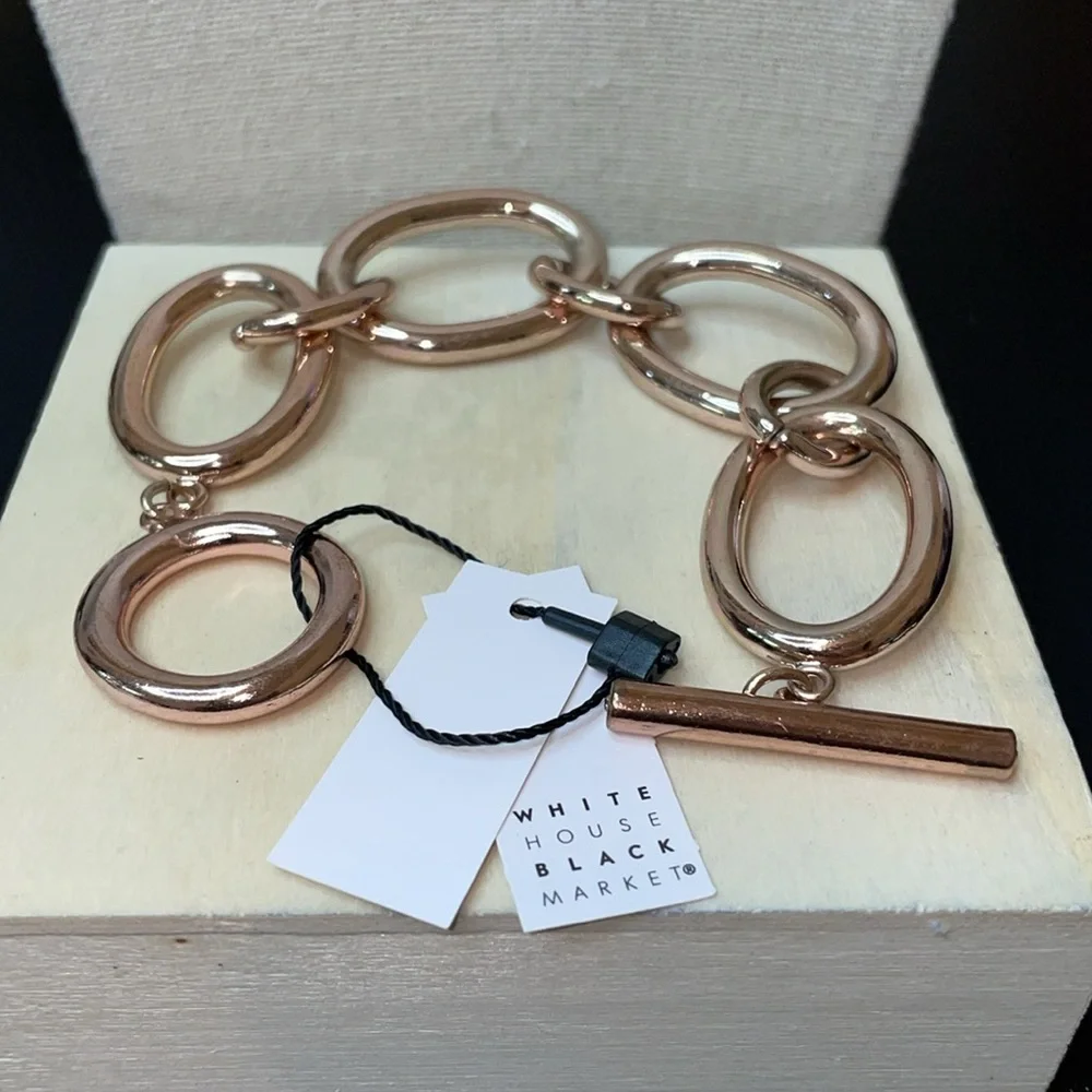 NWT White House Black Market rose gold color link toggle clasp bracelet